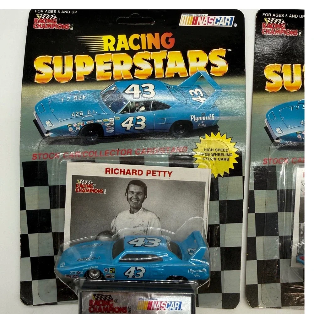 Racing Champions 1991 NASCAR Richard Petty Pete Hamilton Plymouth Superbird 1:64